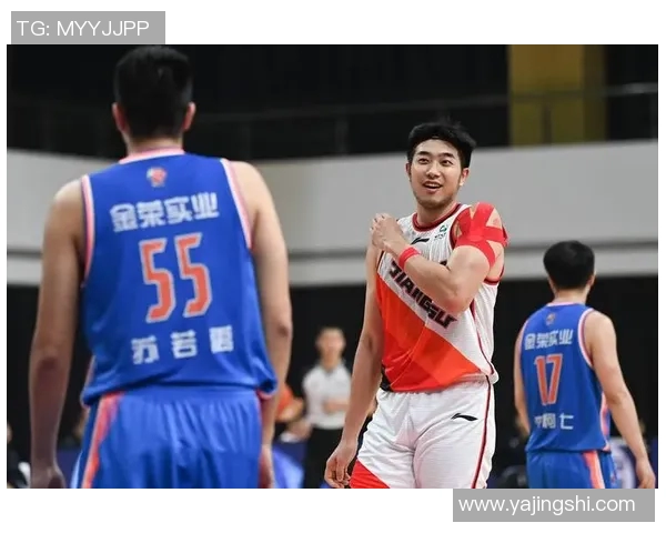 吴冠希：从篮球场上的拼搏者到生活中的追梦人，探索他的成长与蜕变之路